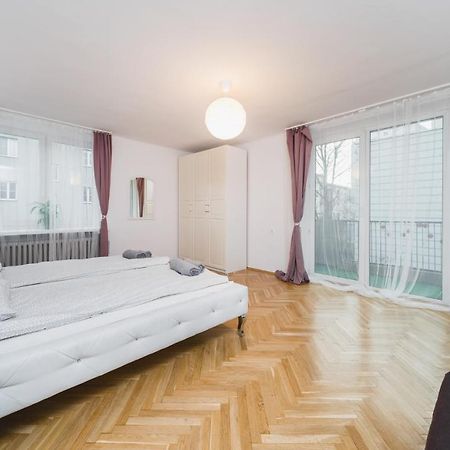 Sunshine Parkside Hideaway - 3 Bedroom - By Upstairs Cracovie Extérieur photo