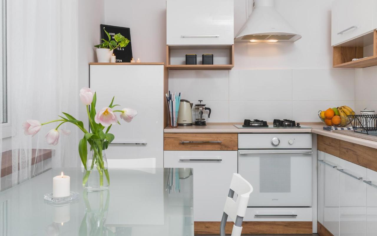 Sunshine Parkside Hideaway - 3 Bedroom - By Upstairs Cracovie Extérieur photo