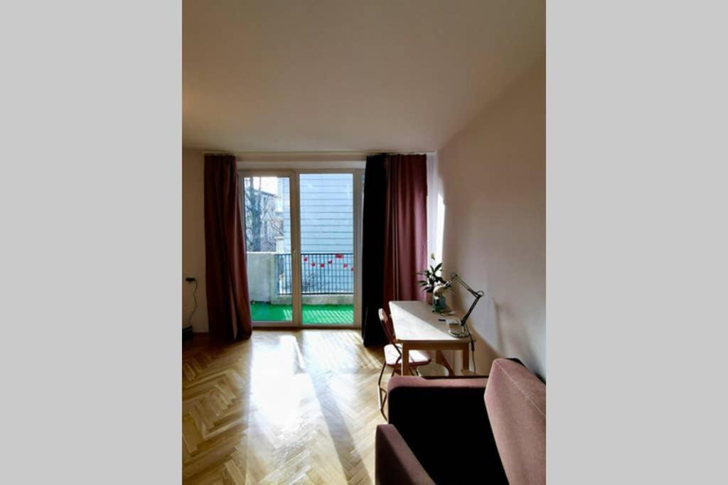 Sunshine Parkside Hideaway - 3 Bedroom - By Upstairs Cracovie Extérieur photo