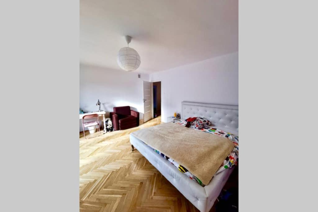 Sunshine Parkside Hideaway - 3 Bedroom - By Upstairs Cracovie Extérieur photo